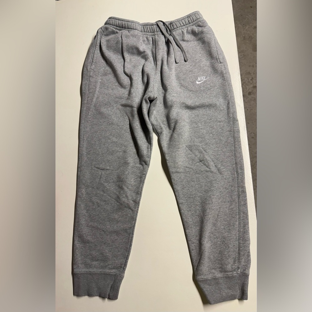 Men’s Nike sweatpants size Large